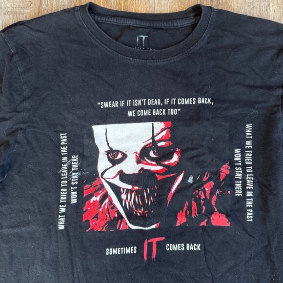 Pennywise IT Chapter Two Long Sleeve Shirt Small Halloween - Picture 2 of 4